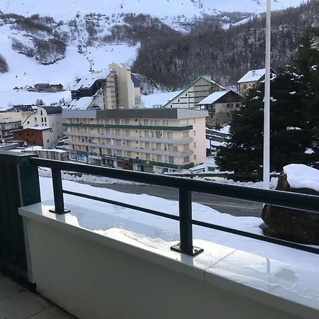 Cosy Pour 4 A Gourette, Balcon Sud-ouest Et Services Optionnels - Fr-1-400-134 *